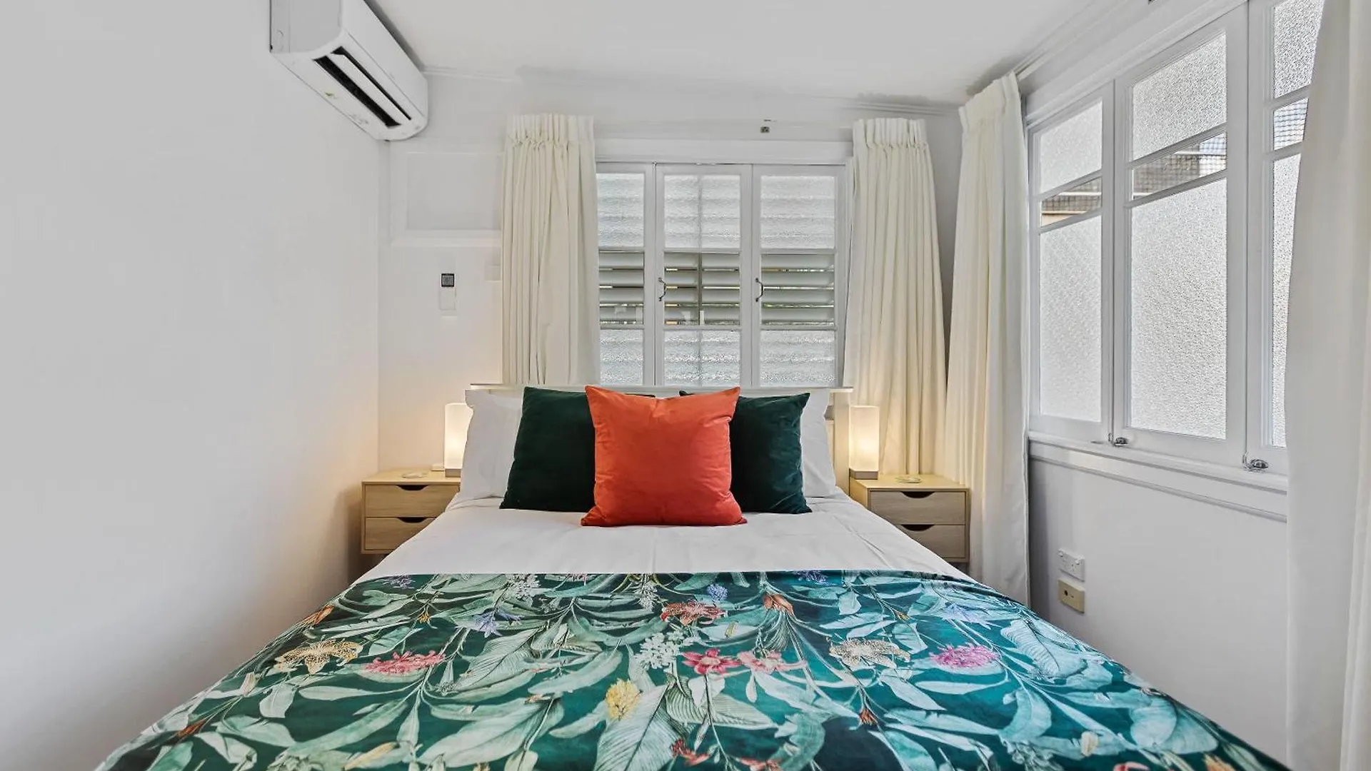 Crystal Cottage Cairns Edge Hill Australia