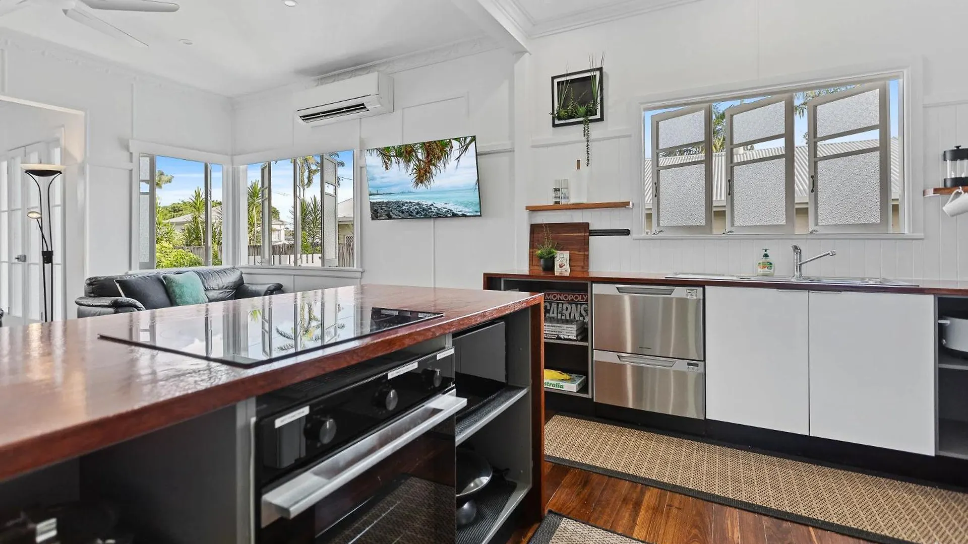 Holiday home Crystal Cottage Cairns Edge Hill Australia