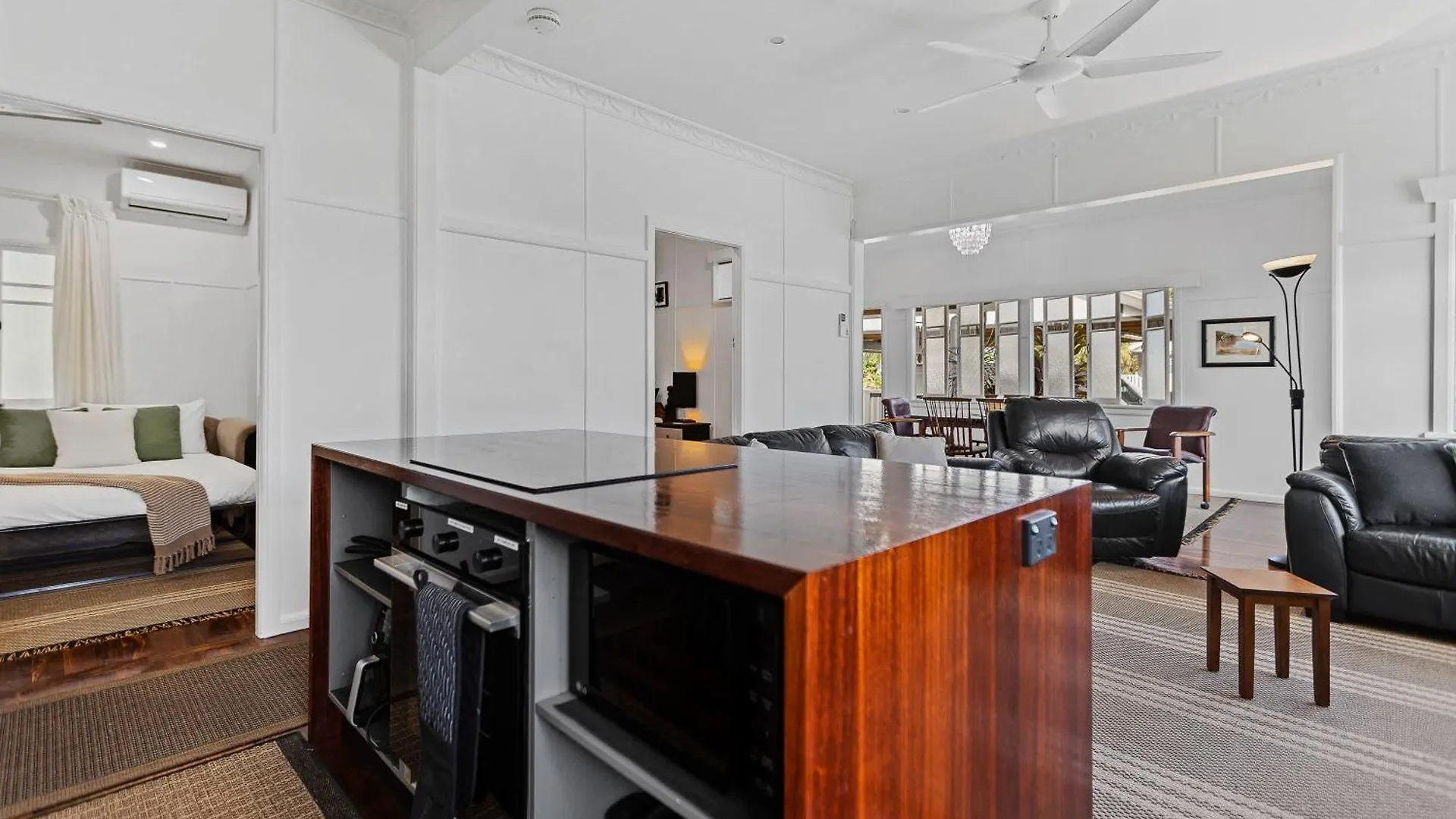 Holiday home Crystal Cottage Cairns Edge Hill Australia